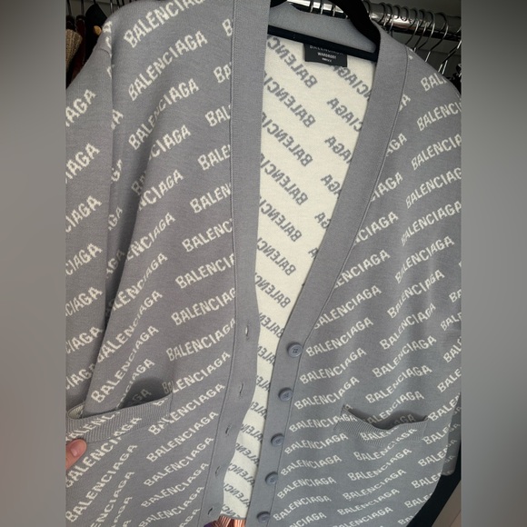Balenciaga Grey Printed Cardigan Unisex Oversized Size Medium Collection 2022 - Picture 12 of 14